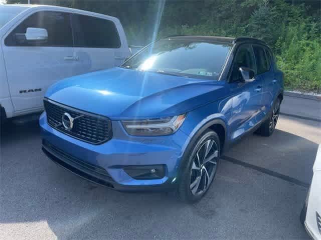 2020 Volvo XC40 R-Design