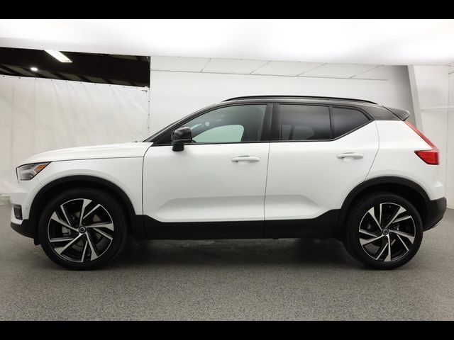 2020 Volvo XC40 R-Design