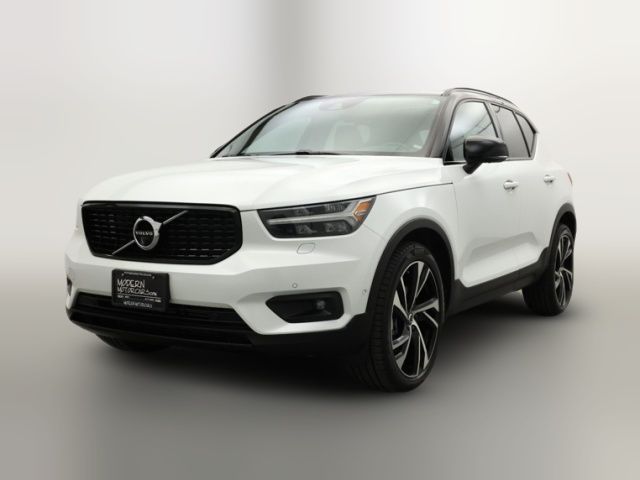 2020 Volvo XC40 R-Design