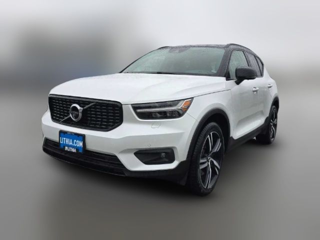 2020 Volvo XC40 R-Design