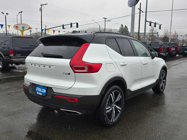 2020 Volvo XC40 R-Design