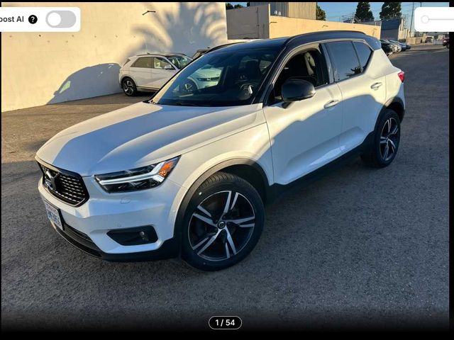 2020 Volvo XC40 R-Design