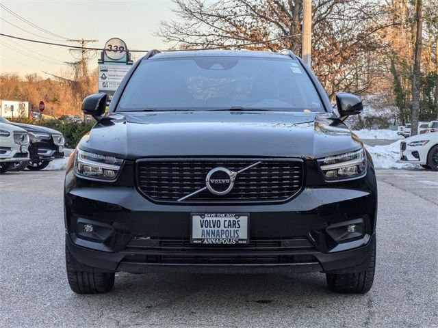 2020 Volvo XC40 R-Design