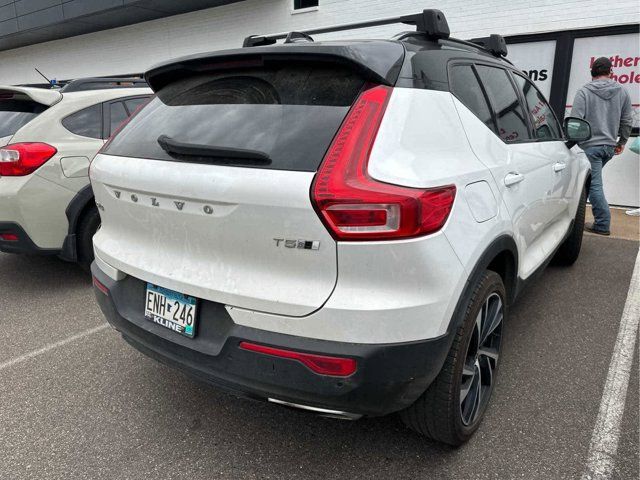 2020 Volvo XC40 R-Design