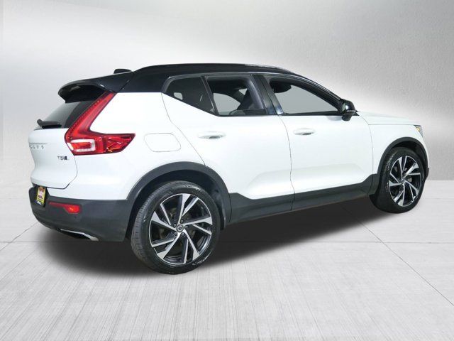 2020 Volvo XC40 R-Design