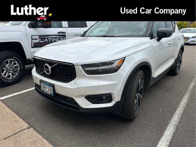 2020 Volvo XC40 R-Design