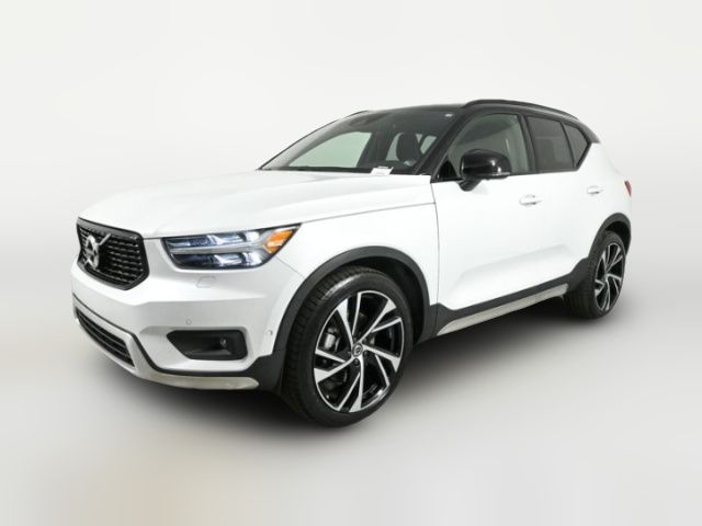 2020 Volvo XC40 R-Design