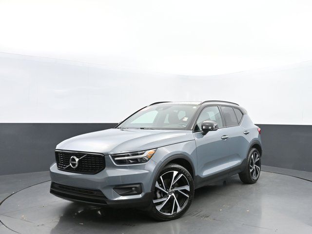 2020 Volvo XC40 R-Design