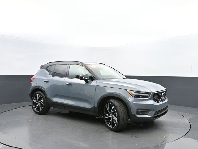 2020 Volvo XC40 R-Design