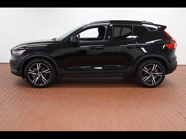 2020 Volvo XC40 R-Design