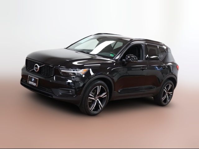 2020 Volvo XC40 R-Design