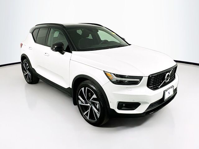 2020 Volvo XC40 R-Design