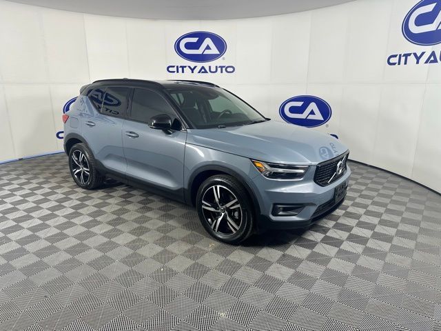 2020 Volvo XC40 R-Design