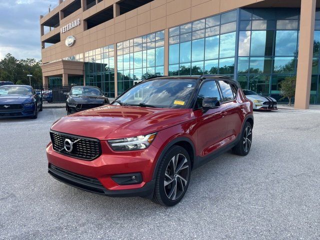 2020 Volvo XC40 R-Design