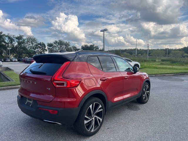 2020 Volvo XC40 R-Design