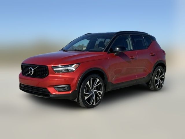 2020 Volvo XC40 R-Design