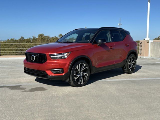 2020 Volvo XC40 R-Design