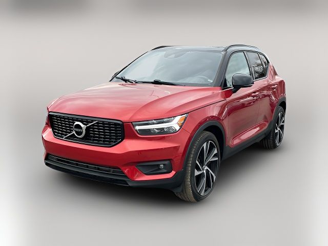 2020 Volvo XC40 R-Design