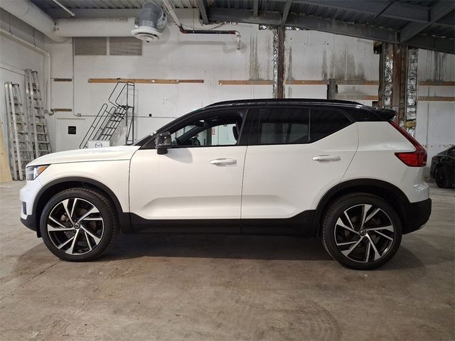 2020 Volvo XC40 R-Design