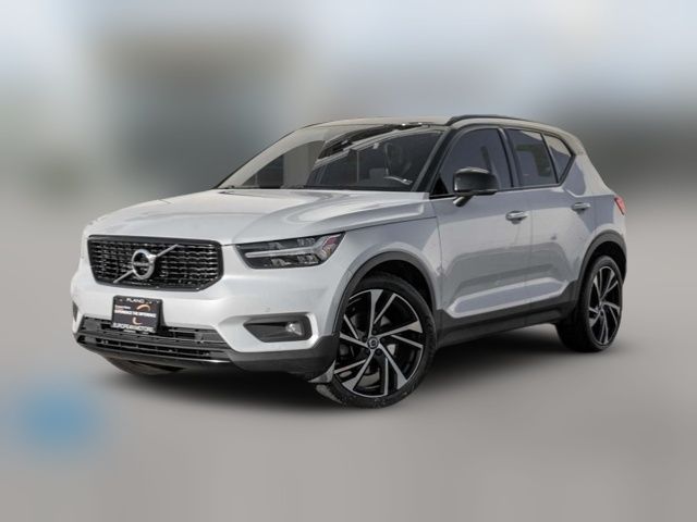 2020 Volvo XC40 R-Design