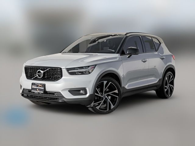 2020 Volvo XC40 R-Design