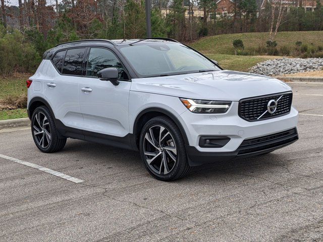 2020 Volvo XC40 R-Design