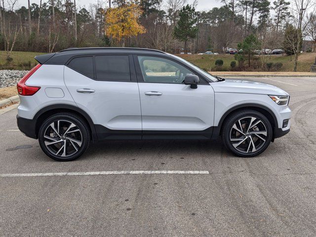 2020 Volvo XC40 R-Design