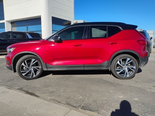 2020 Volvo XC40 R-Design