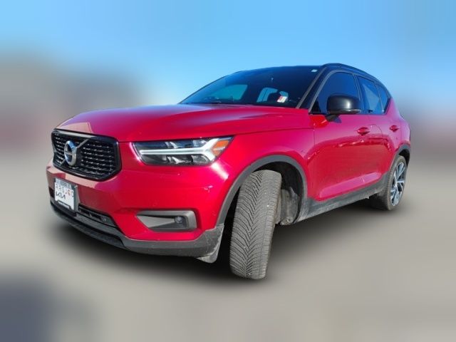 2020 Volvo XC40 R-Design