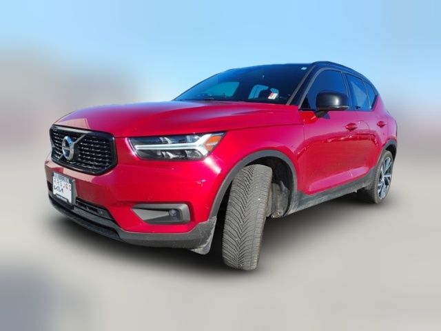 2020 Volvo XC40 R-Design