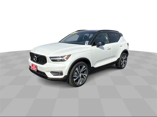 2020 Volvo XC40 R-Design