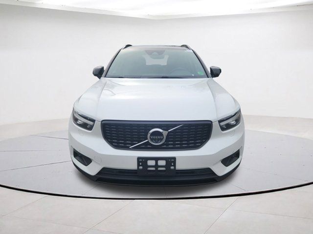 2020 Volvo XC40 R-Design