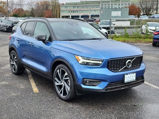 2020 Volvo XC40 R-Design