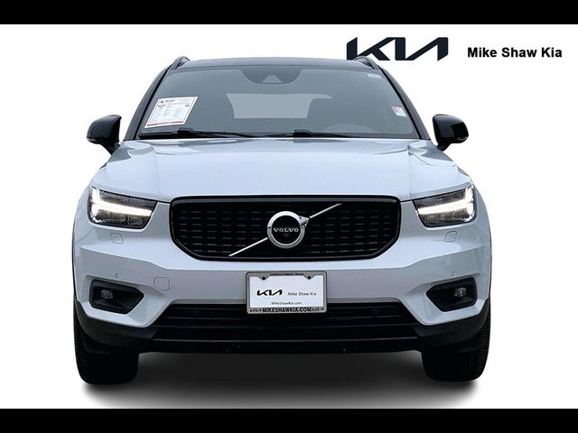 2020 Volvo XC40 R-Design