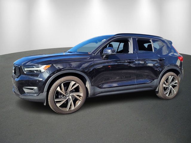 2020 Volvo XC40 R-Design