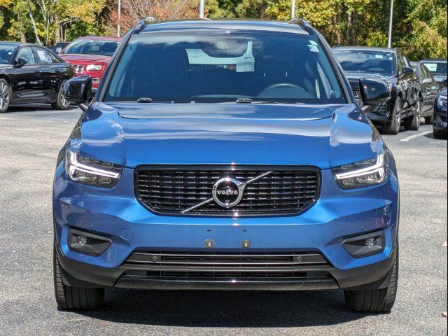 2020 Volvo XC40 R-Design