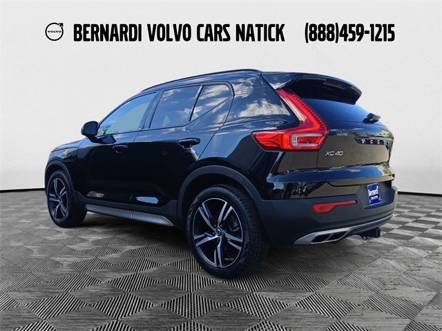 2020 Volvo XC40 R-Design