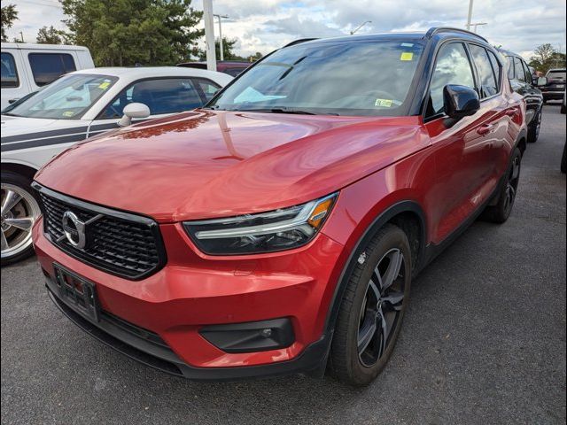 2020 Volvo XC40 R-Design