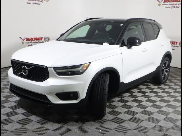 2020 Volvo XC40 R-Design