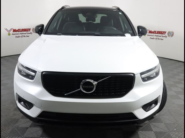 2020 Volvo XC40 R-Design