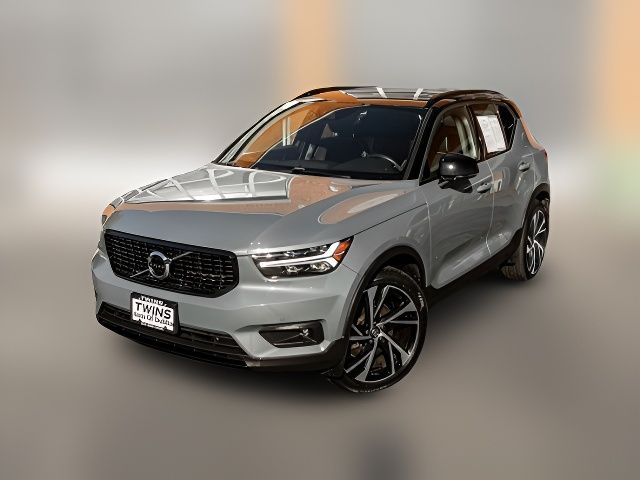 2020 Volvo XC40 R-Design