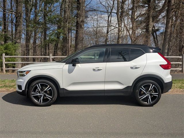 2020 Volvo XC40 R-Design