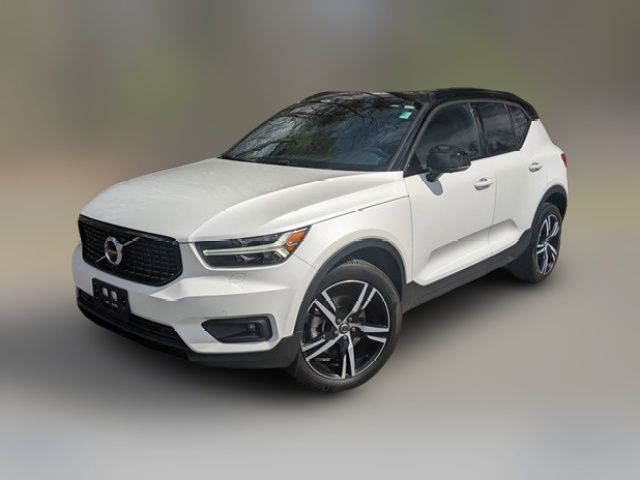 2020 Volvo XC40 R-Design