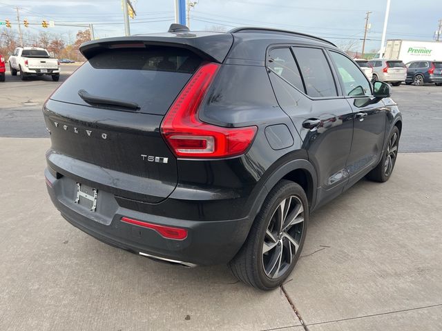 2020 Volvo XC40 R-Design