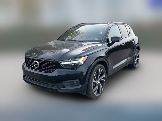 2020 Volvo XC40 R-Design