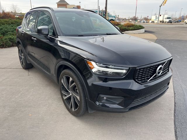 2020 Volvo XC40 R-Design