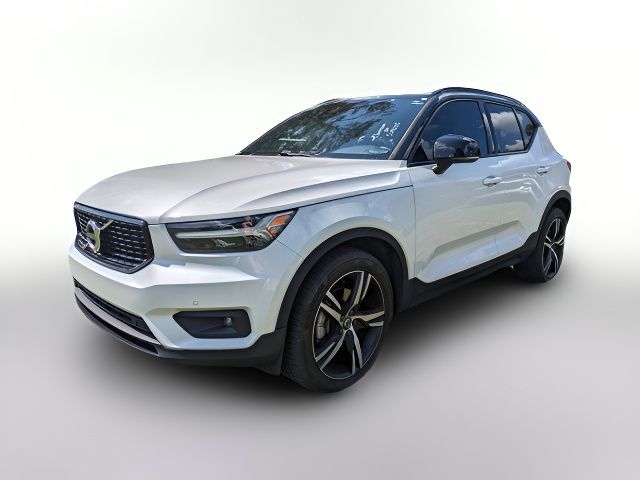 2020 Volvo XC40 R-Design