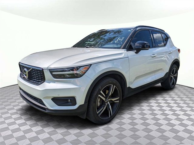 2020 Volvo XC40 R-Design