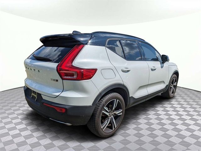 2020 Volvo XC40 R-Design