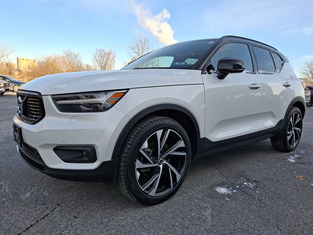 2020 Volvo XC40 R-Design